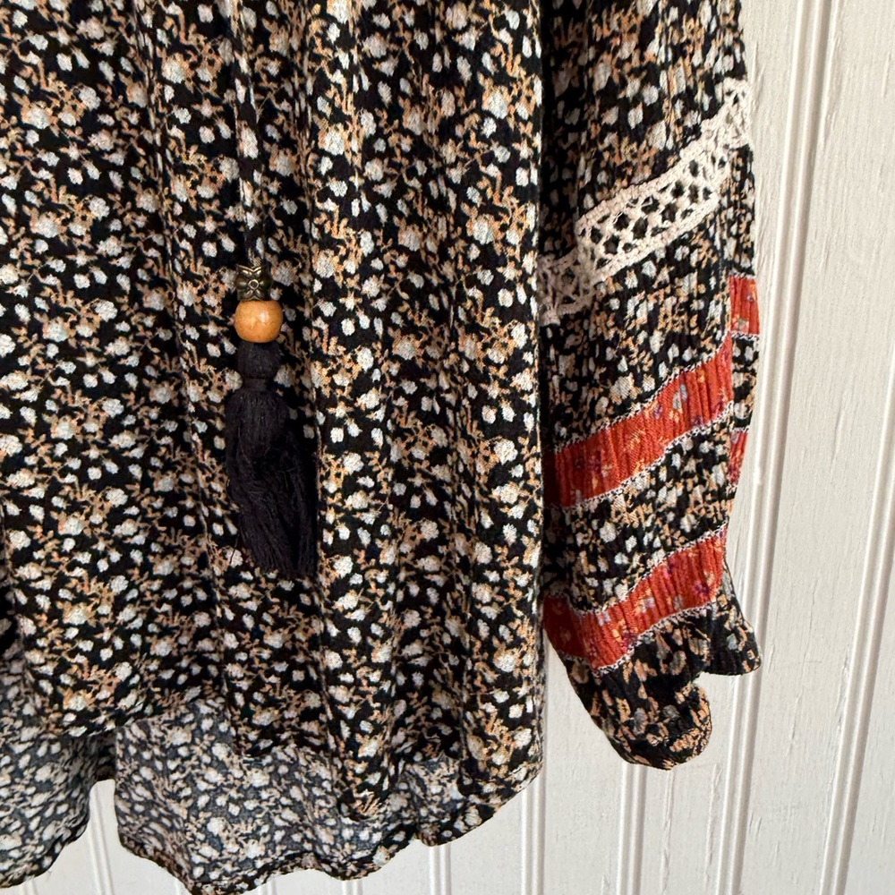 Mason & Belle Boho Floral Peasant Top with Tassel Ties Size Large - Picture 2 of 4
